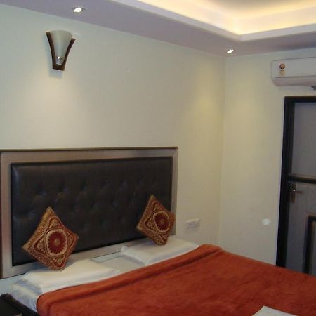 Hotel S P 新德里 外观 照片