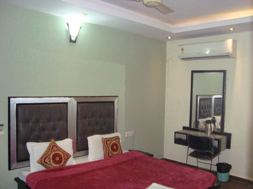 Hotel S P 新德里 外观 照片